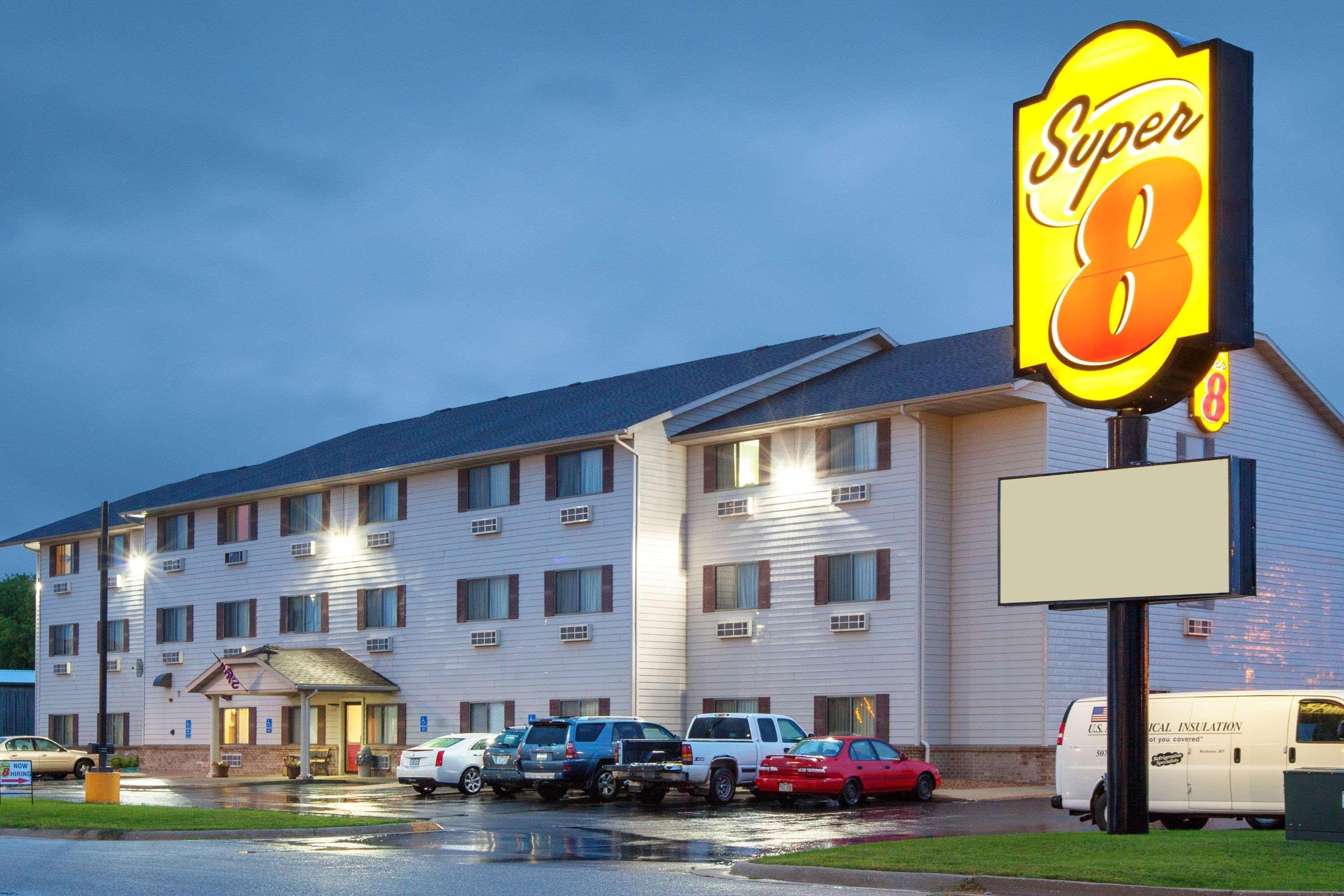 Super 8 By Wyndham Mason City Exterior foto