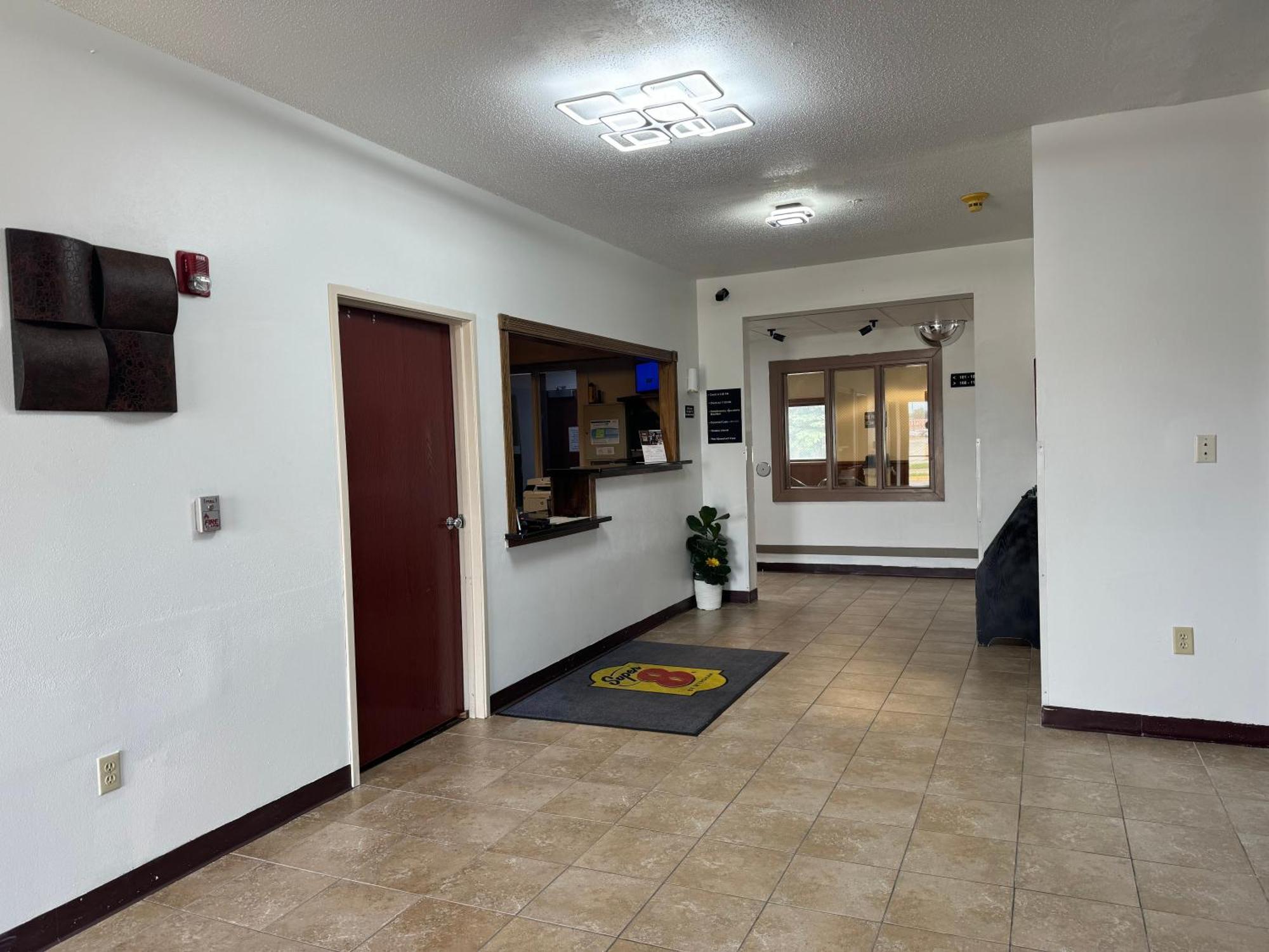 Super 8 By Wyndham Mason City Exterior foto